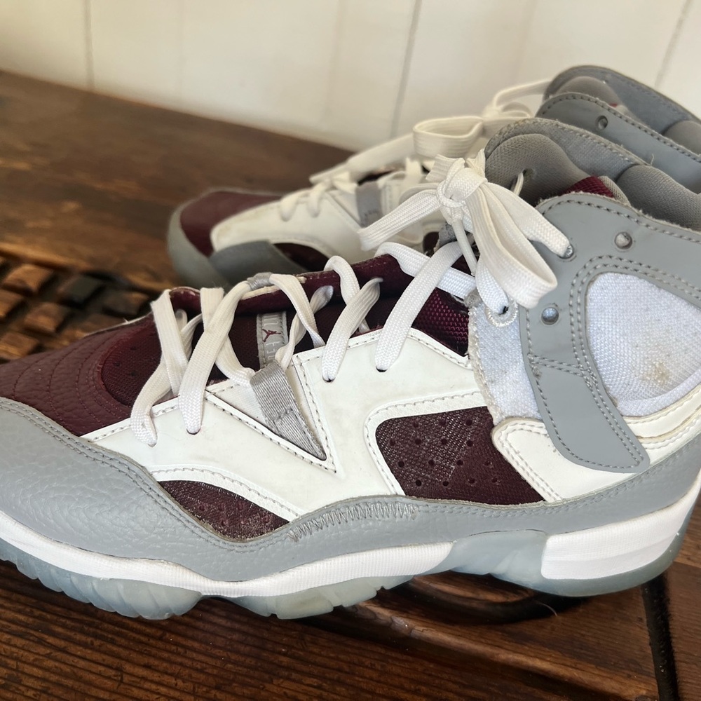 Nike Air Jordan Jumpman Two Trey White Cherrywood Red DO1925-103 Size US 5Y